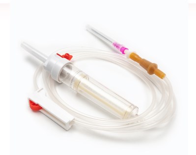 Cén tionchar díreach a bhíonn ag sonraí dearaidh Thacair Fuilaistriúcháin ar cháilíocht an fhuilaistriúcháin?